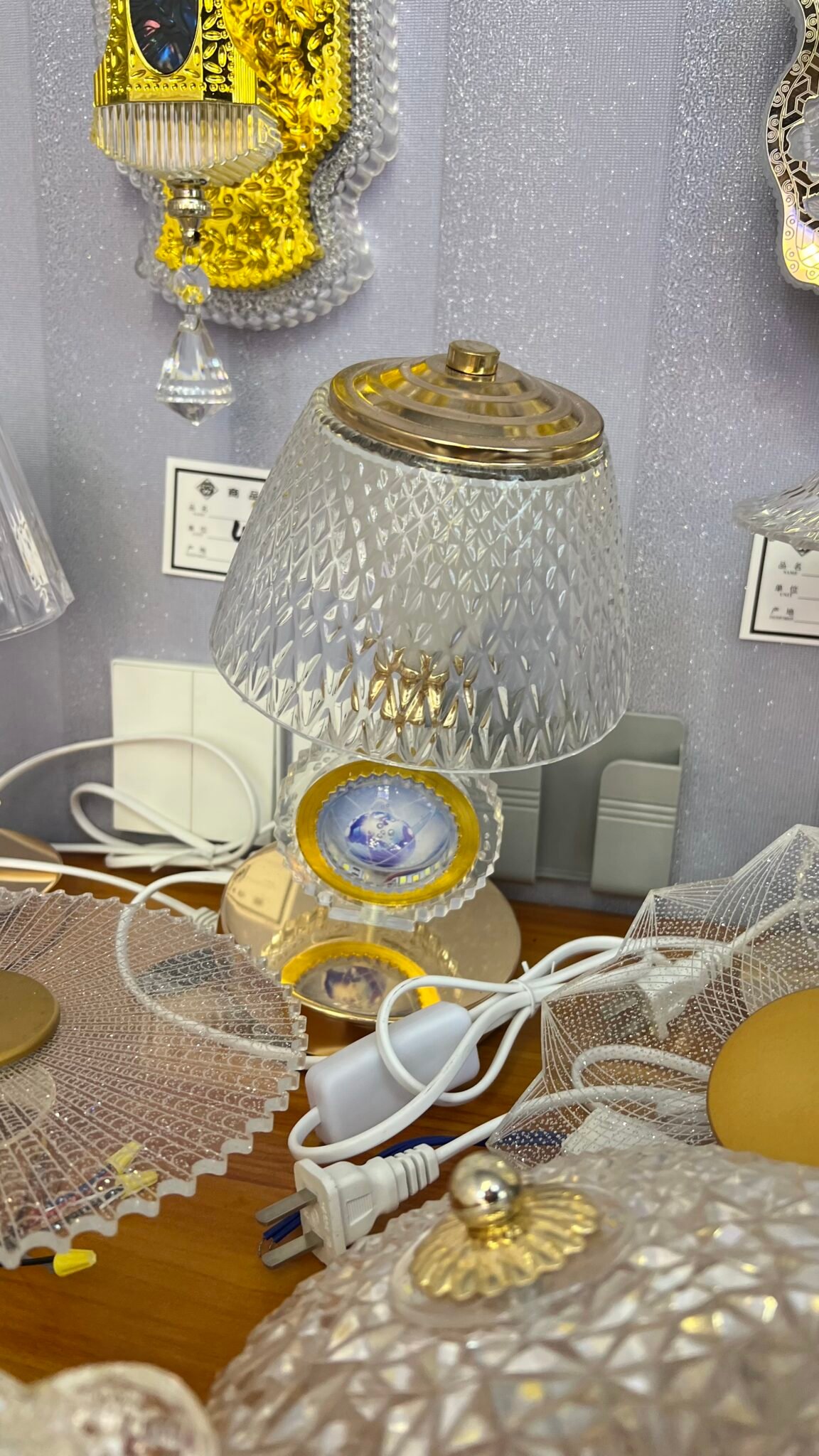 Elegant Crystal Table Lamp – Vintage-Inspired Design