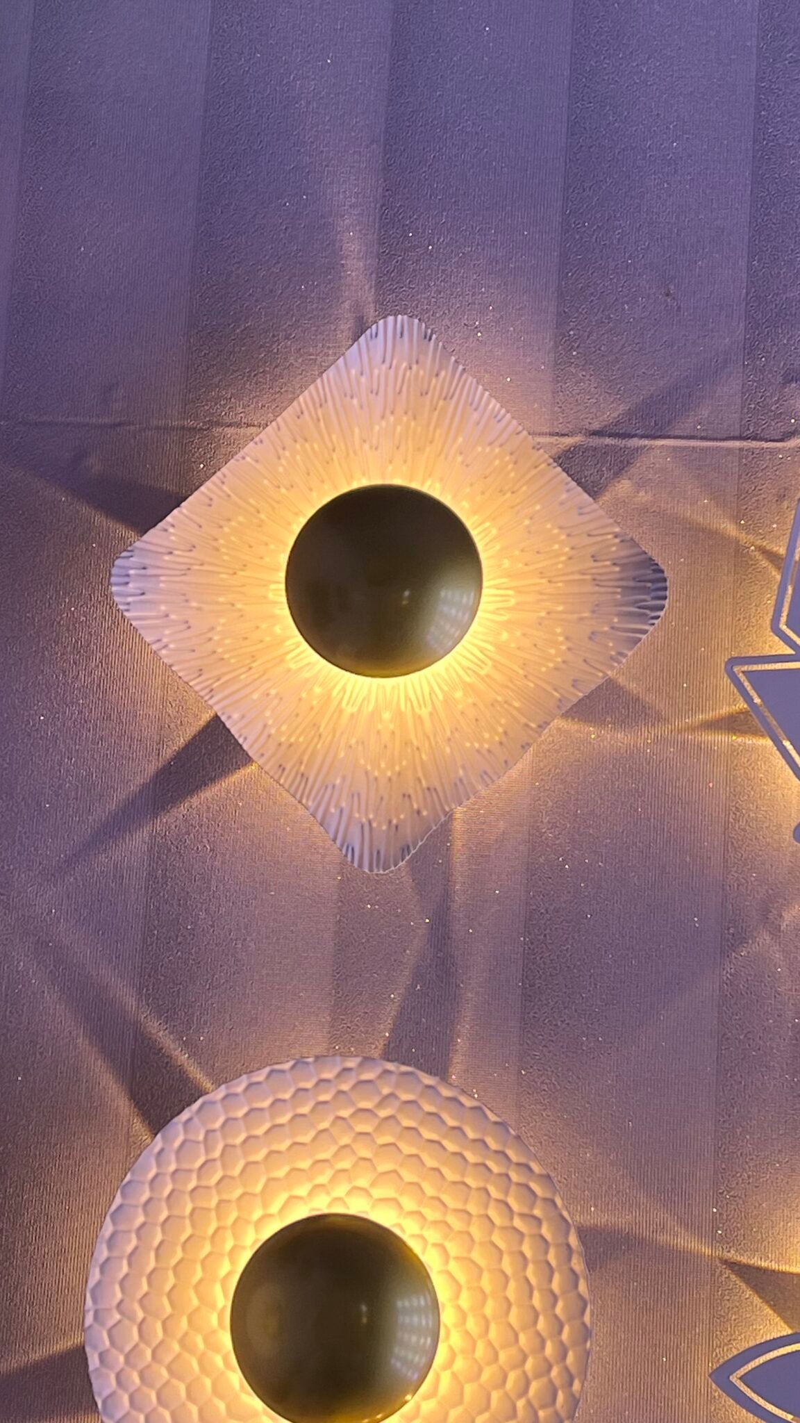 Contemporary LED Wall Light – Geometric Backlit Design