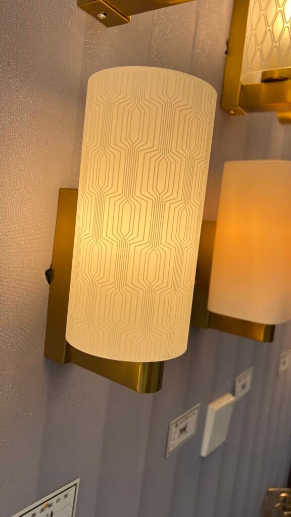 Modern Geometric Frosted Glass Wall Light – Elegant Decorative Sconce