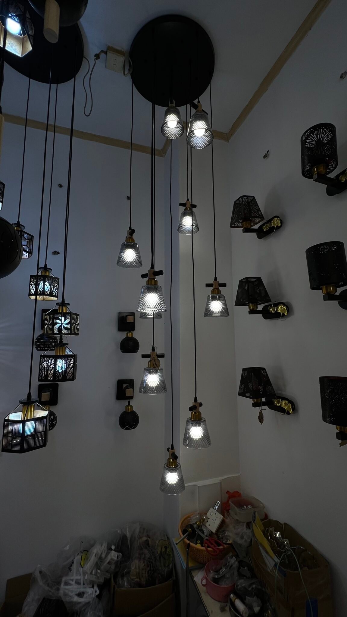 Elegant Glass Pendant Lights – Modern Minimalist Design