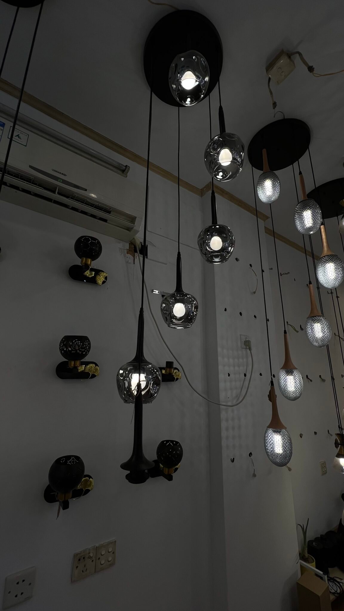 Modern Hanging Pendant Lights – Sleek & Contemporary Design