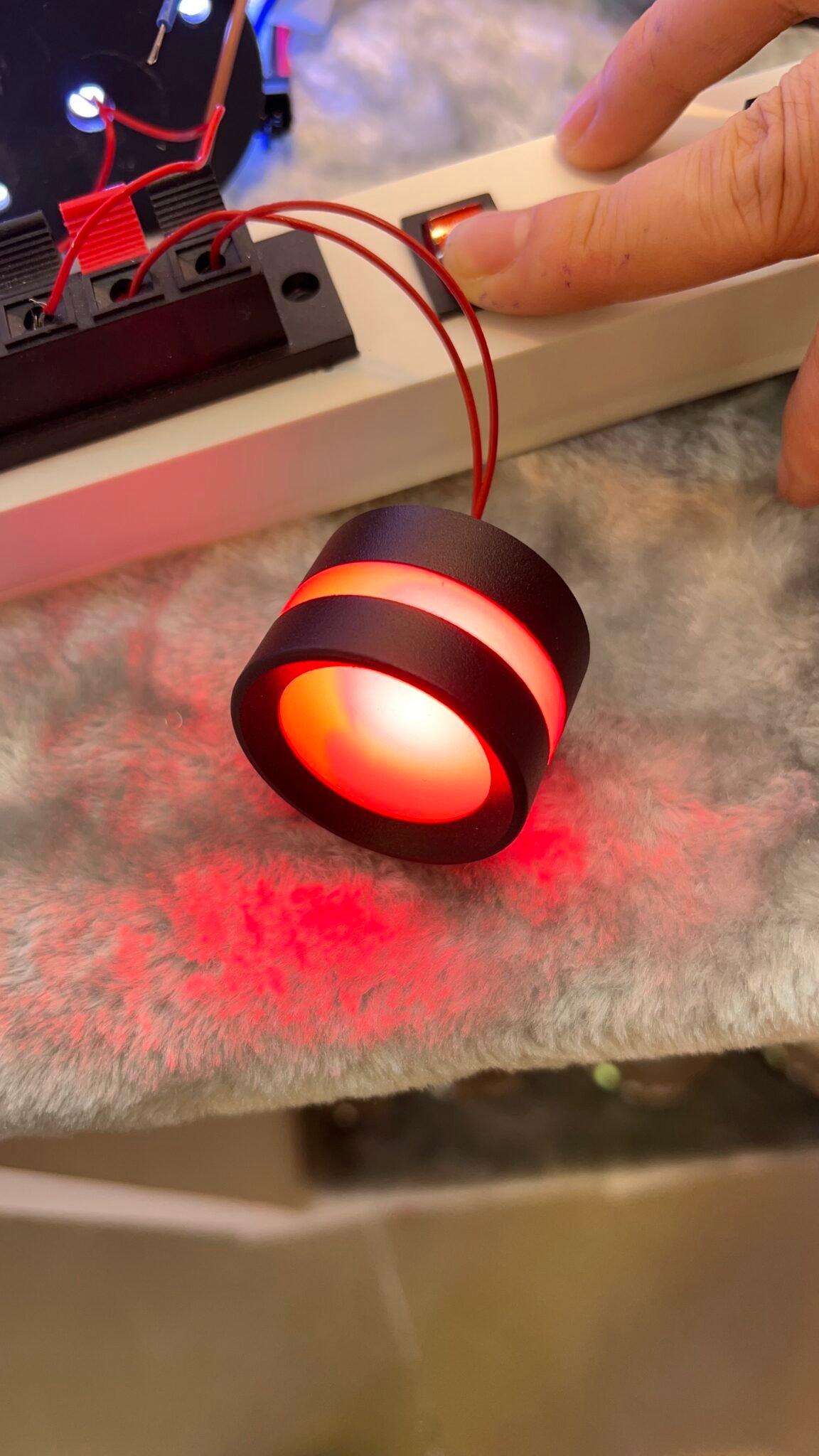 Modern Black & Red LED Wall Light – Dual Glow Design