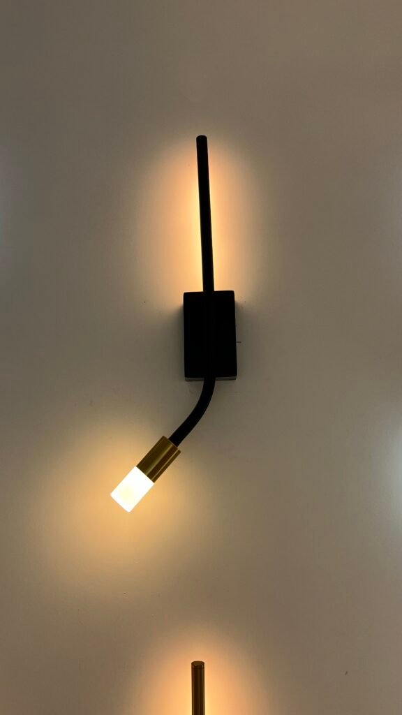 Flexible LED Wall Lamp – Modern Adjustable Design