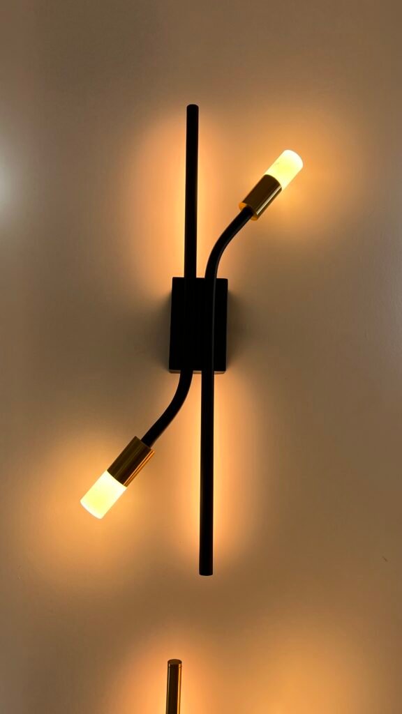 Dual Arm Flexible LED Wall Lamp – Modern Accent Lighting