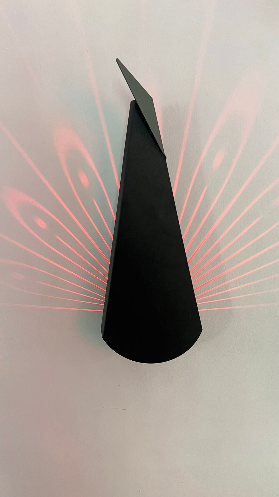 Peacock Feather LED Wall Light – Modern Accent Lighting