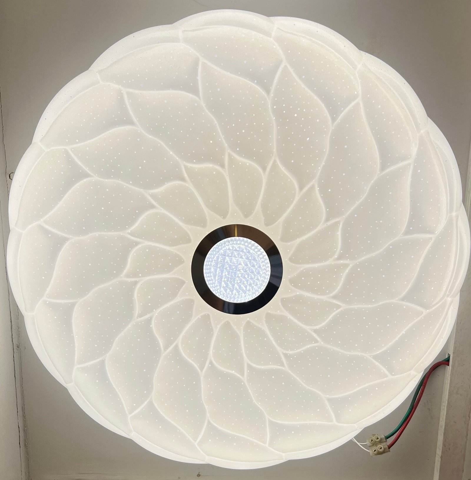 Elegant Floral Pattern Ceiling Light